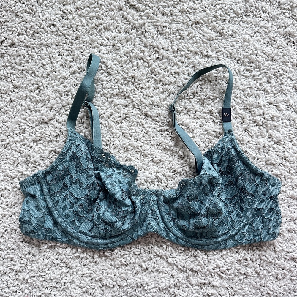 NWOT! VS Lined Demi Bra